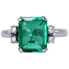 AGL Certified 2.76 Carat Colombian Emerald and Diamond Ring