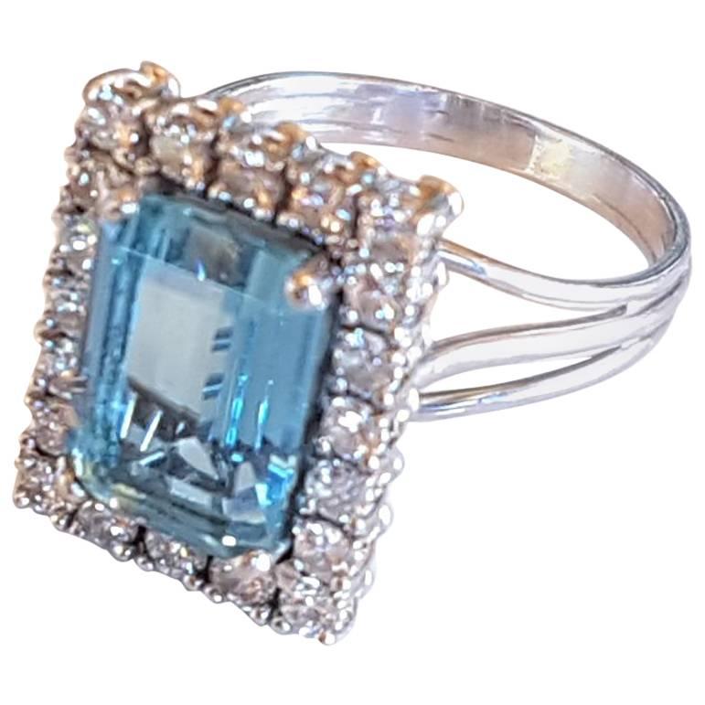 Aquamarine and Diamond Ladies Cocktail Ring For Sale