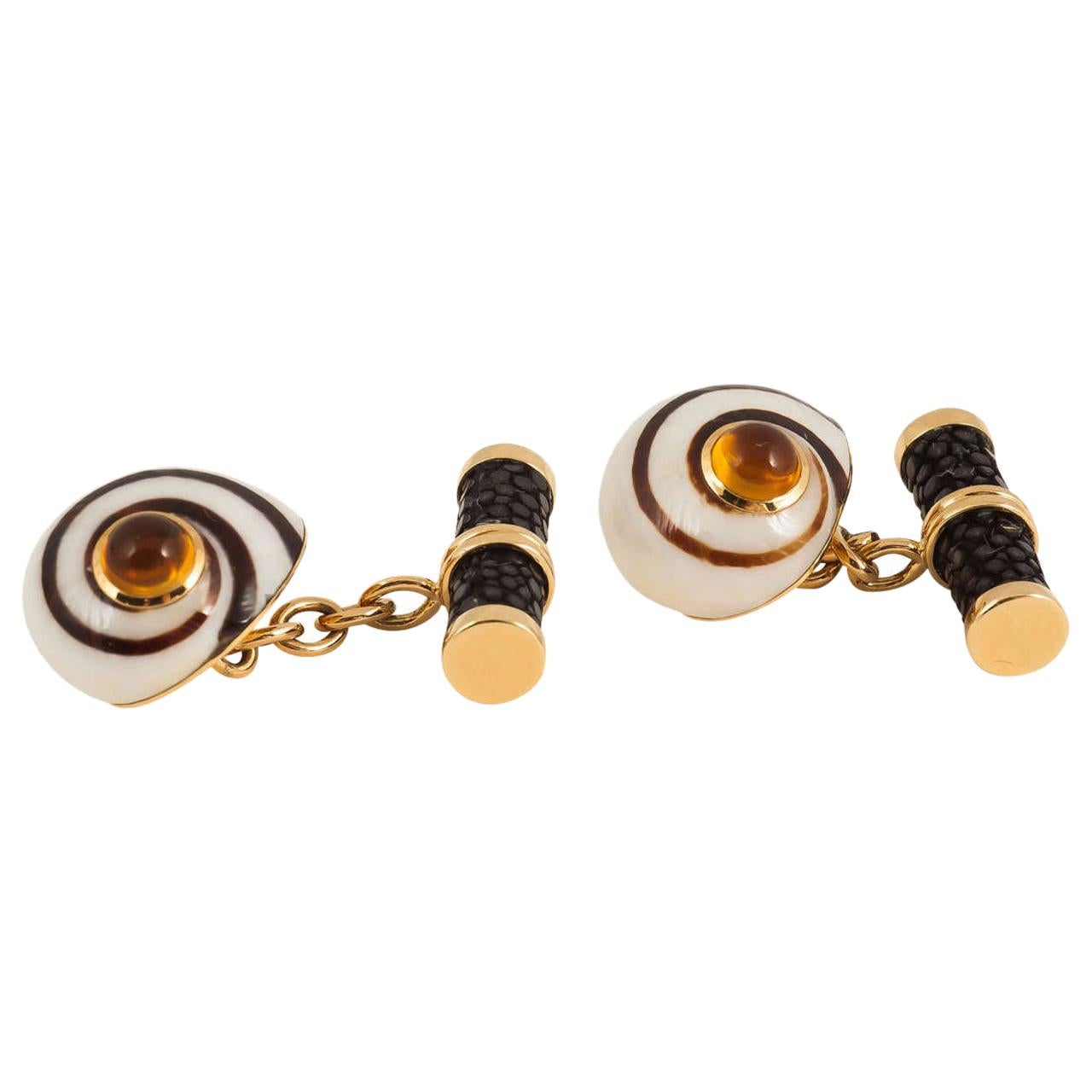 Vintage Trianon Shell Cufflinks, 18 Karat Gold, Citrine & Enamel, USA circa 1960 For Sale