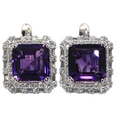 Boucles d'oreilles en or blanc 18 carats avec améthyste violette foncée et diamant de 10 carats