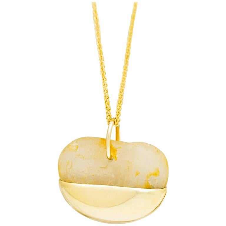 18 Karat Gold Pebble Pendant Necklace For Sale