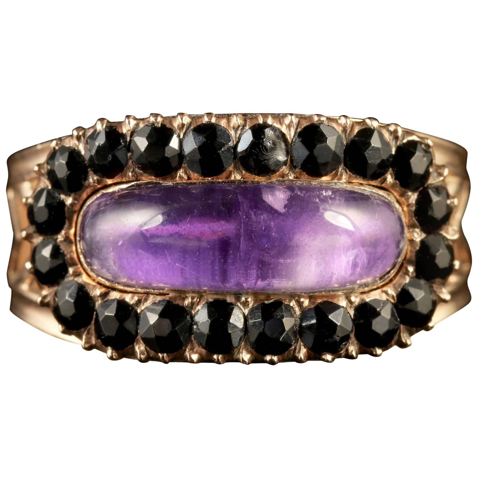 Antique Georgian 18 Carat Gold Amethyst Sapphire Ring, circa 1800