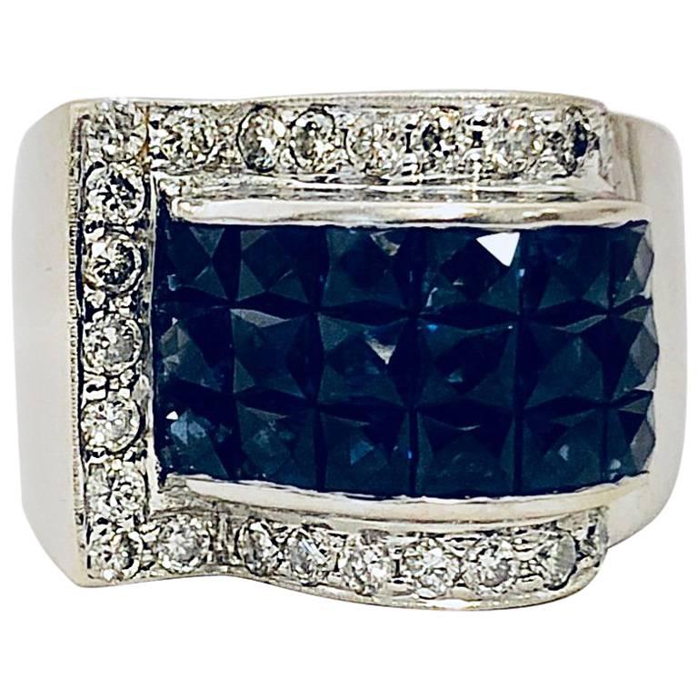 18 Karat Sumptuous Sapphire and Diamond Ring For Sale