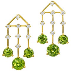 Wendy Brandes 16.39 Carat Peridot and Diamond Yellow Gold Chandelier Earrings