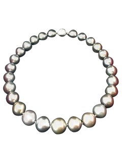 Cartier Tahiti-Perlenkette mit Diamantverschluss, grau-lila