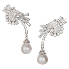 Boucles d'oreilles pendantes or platine 5.30 carats diamant baguette rond perle de culture