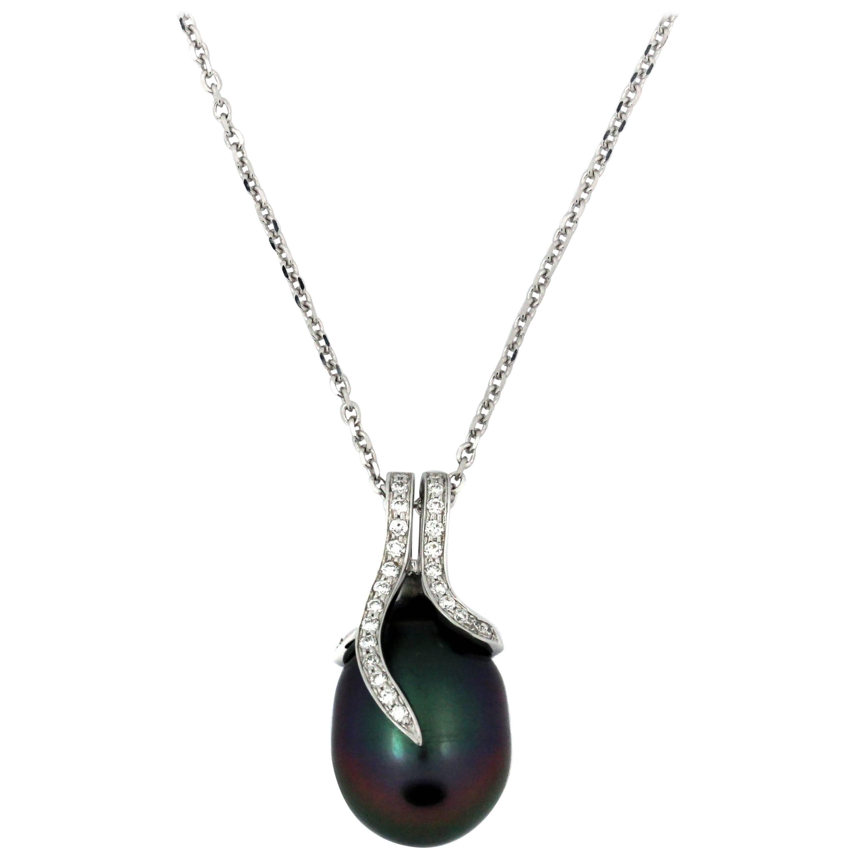Tahitian Black Pearl Diamond Gold Pendant Necklace