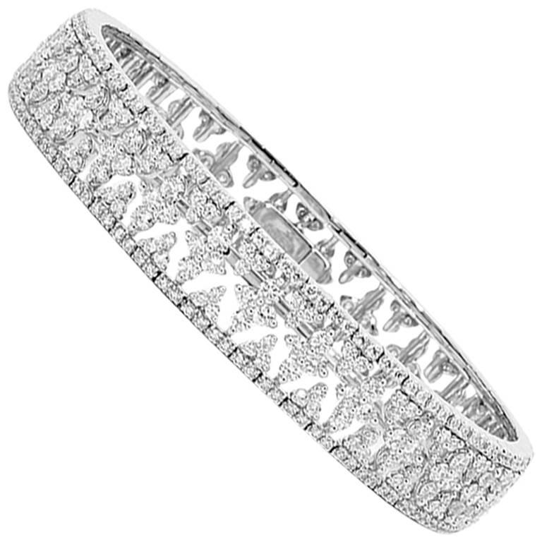 18 Karat White Gold 8.53 Diamonds Tennis Cuff Bracelet  For Sale
