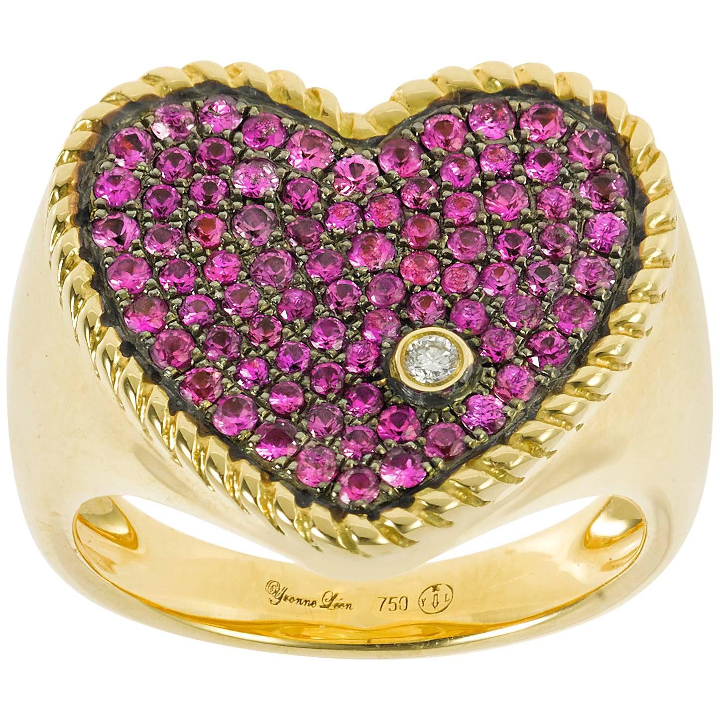Yvonne Leon's ring Heart Shape in 18K Yellow Gold and Pink Sapphires