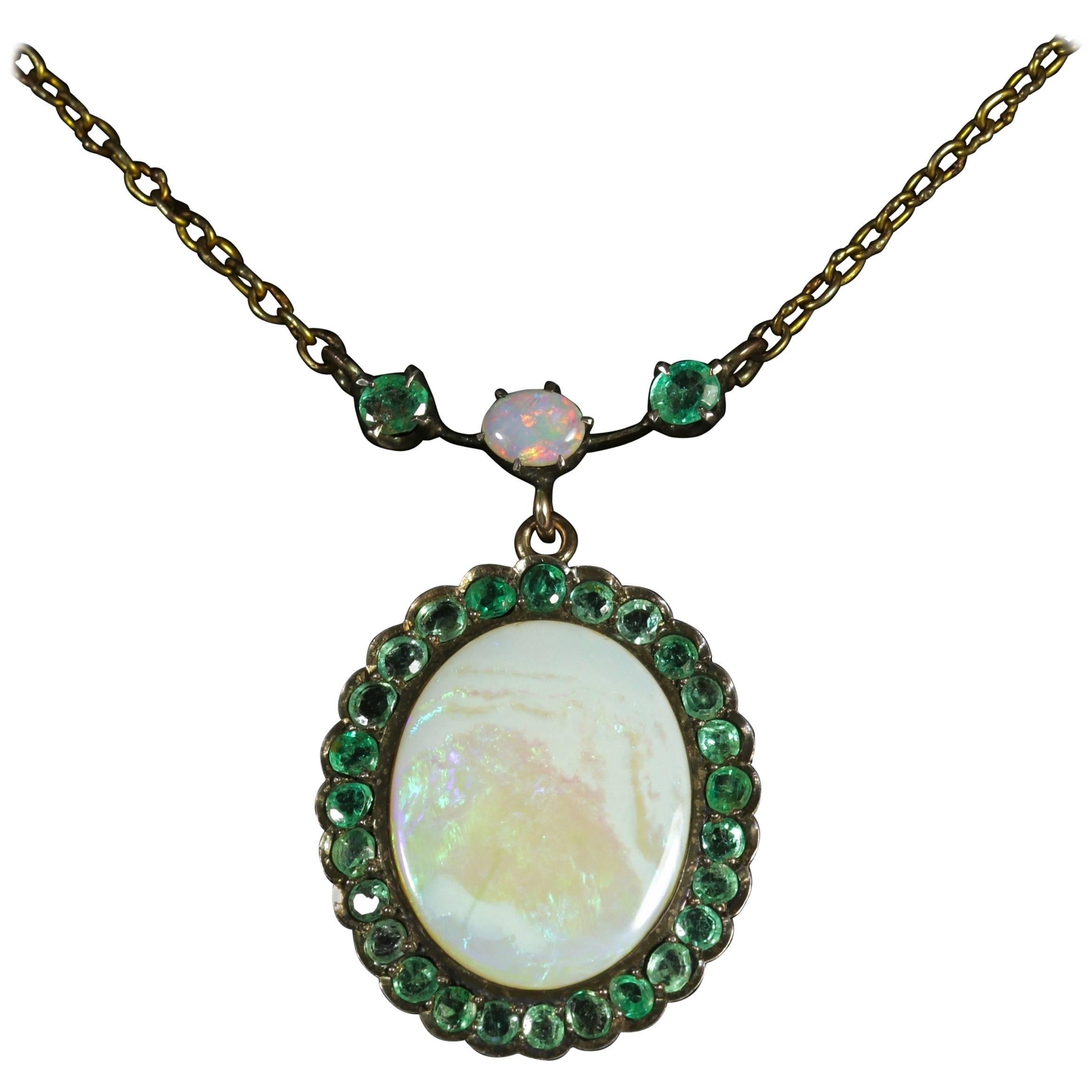 Antique Victorian Opal Emerald 9 Carat Gold Necklace, circa 1900