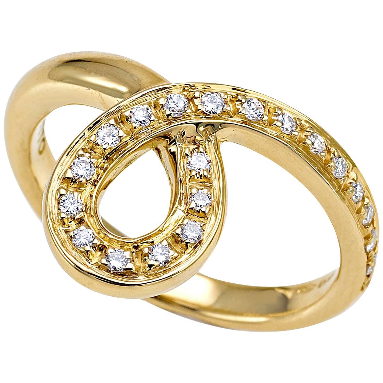 Ring from the Collection "Essence" 18 Karat Yellow Gold and Diamonds