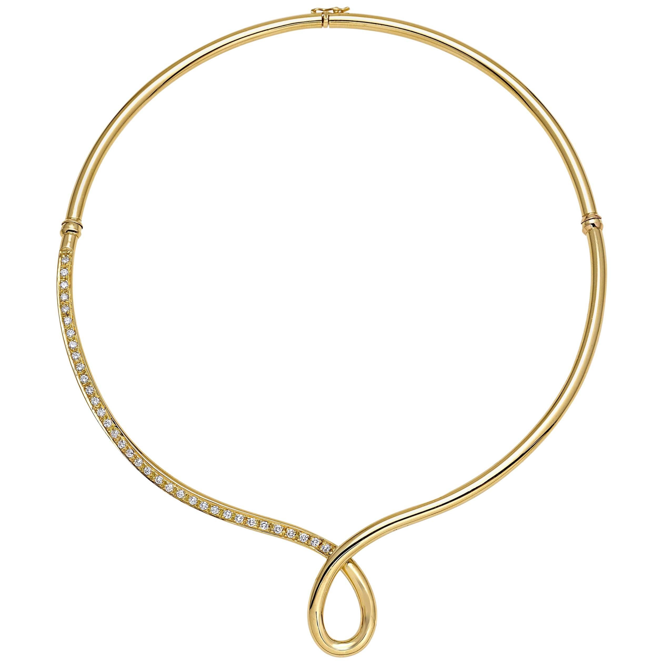 Necklace from the Collection "Essence" 18 Karat Yellow Gold and Diamonds For Sale