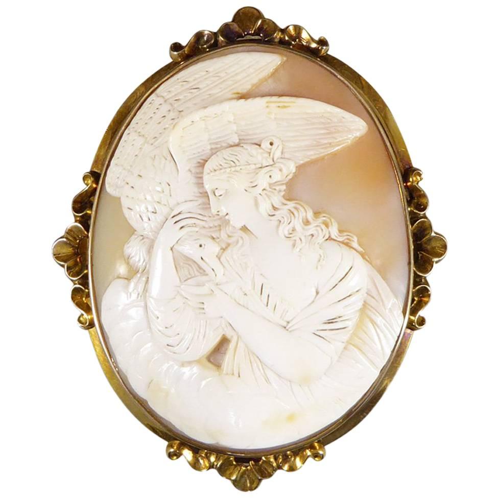 Antique Victorian Carved Shell Cameo Brooch in 15 Carat Gold