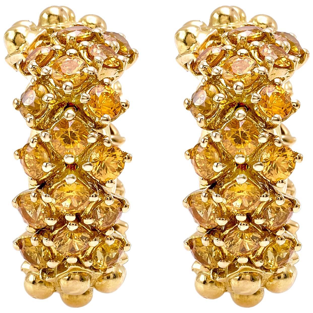 Flirt Collection 18 Karat Yellow Gold Pair of Earrings in Yellow Sapphire
