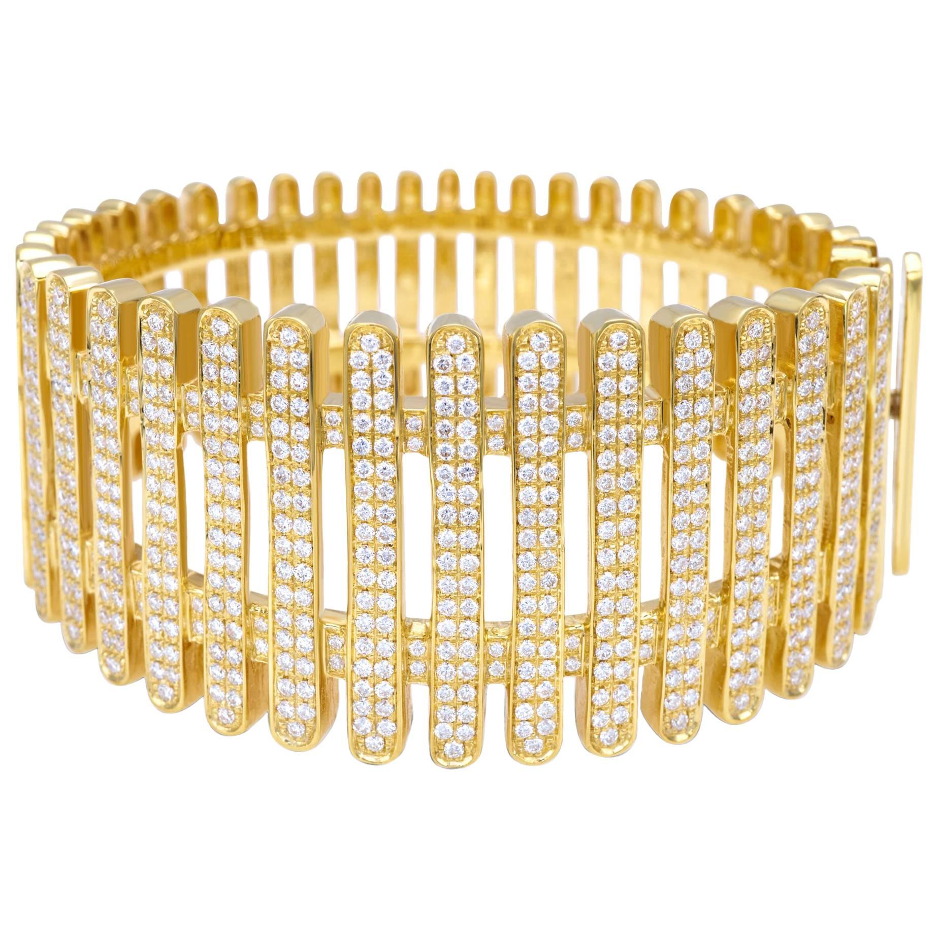 Bracelet jonc de la collection « Moonlight » en or jaune 18 carats et diamants en vente