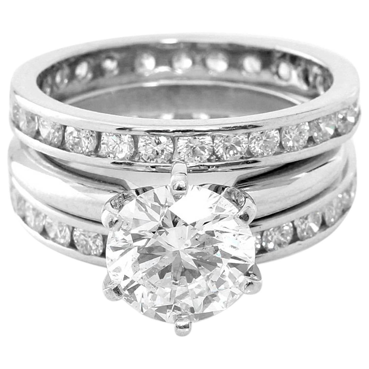 Round Brilliant Cut Solitaire and Diamond Bands For Sale