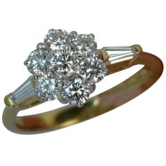 VS1 0.95 Carat Diamond and 18 Carat Gold Daisy Cluster Ring