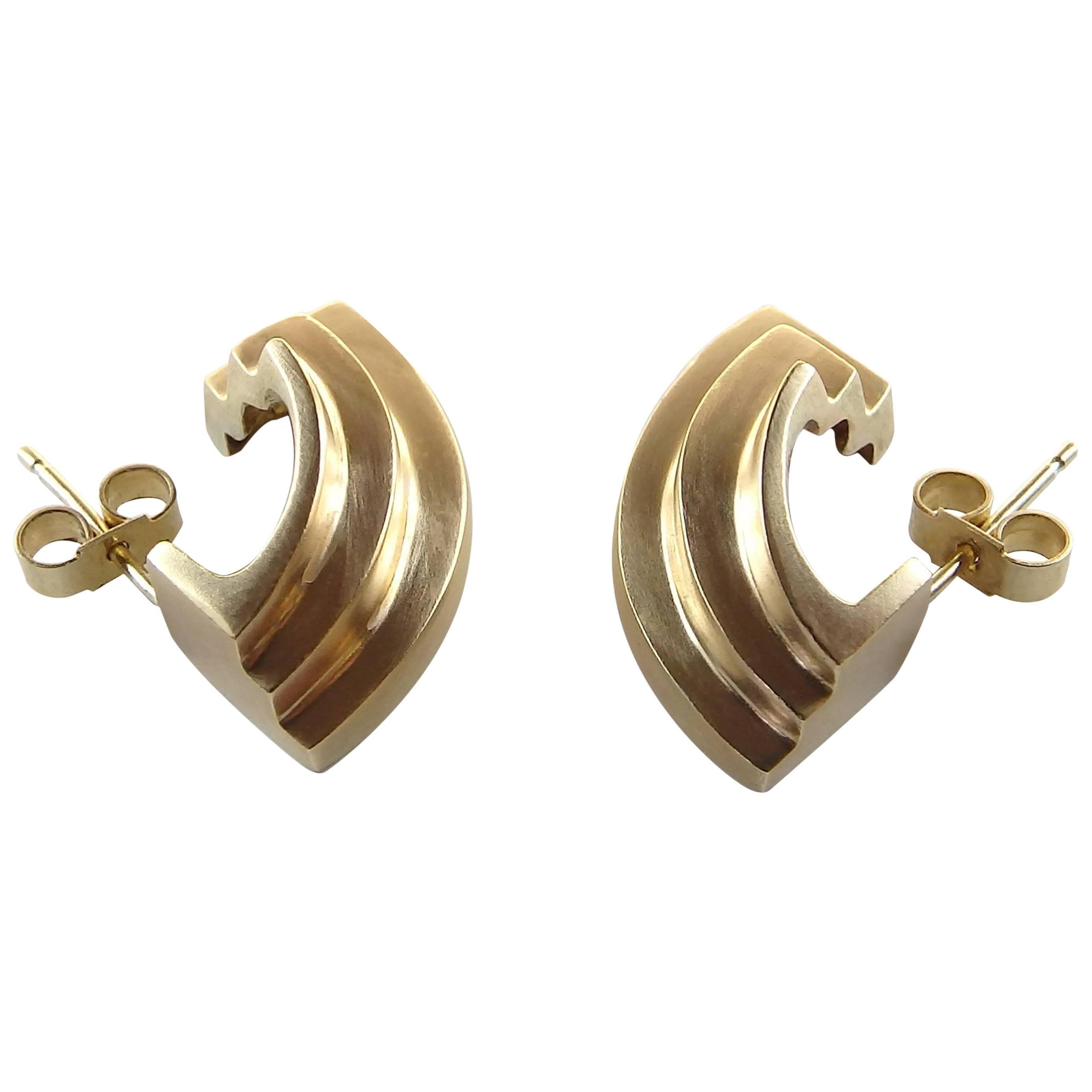 Emer Roberts Gold Art Deco Curved Steps Earrings For Sale