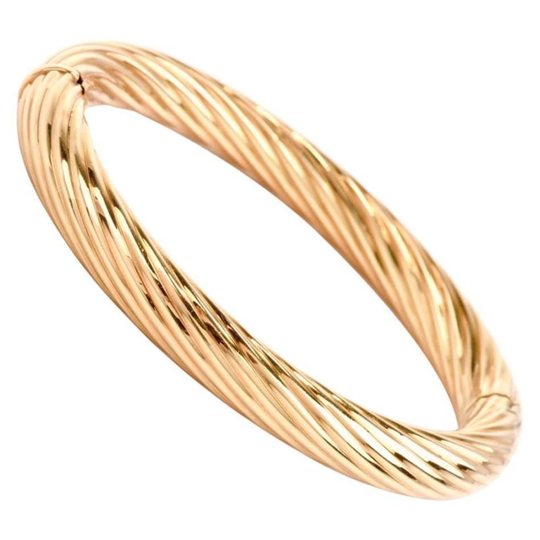 Modern Italian 18 Karat Yellow Gold Rope Bangle Bracelet For Sale at