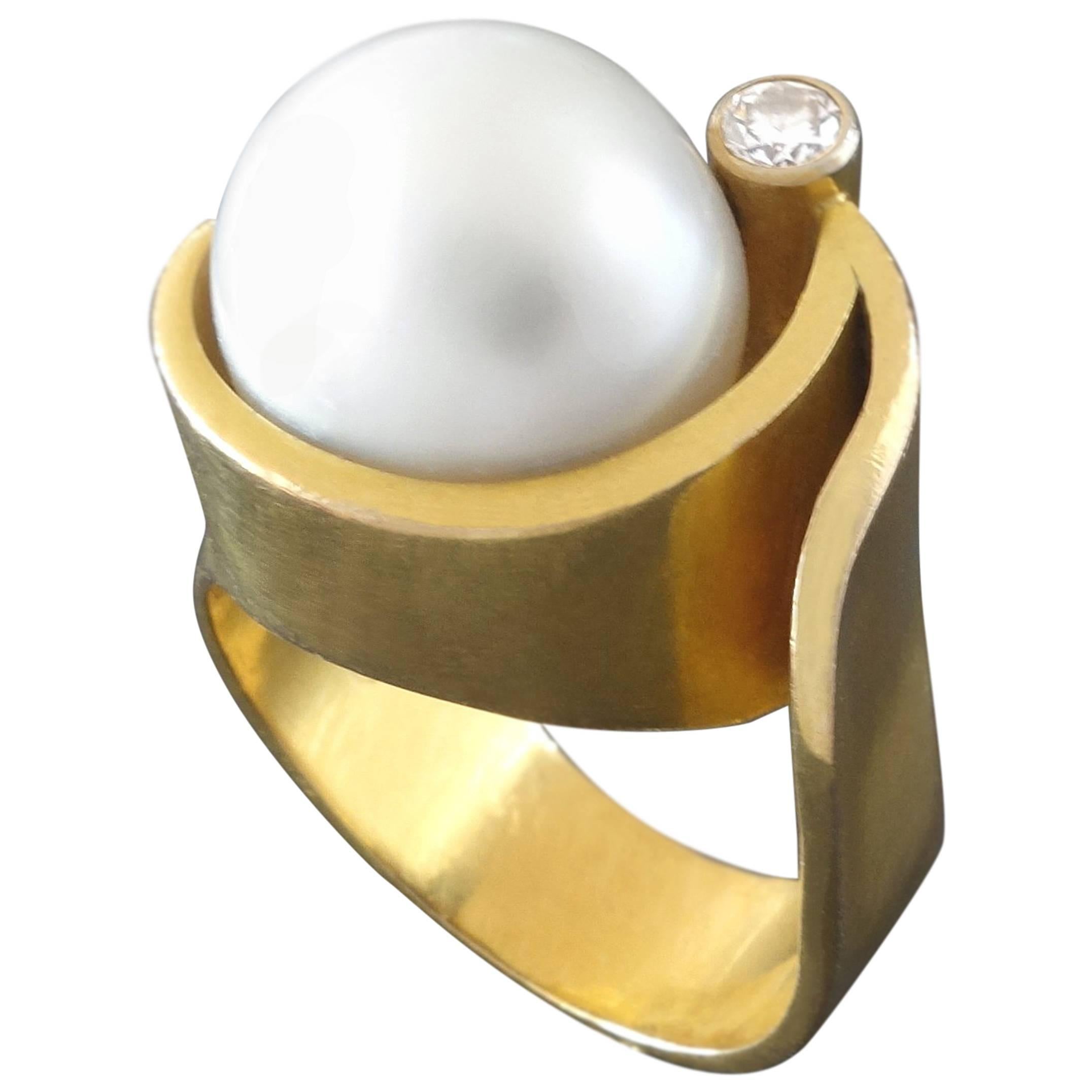 Unique 1980s South Sea Pearl Diamond Gold Cocktail Ring For Sale