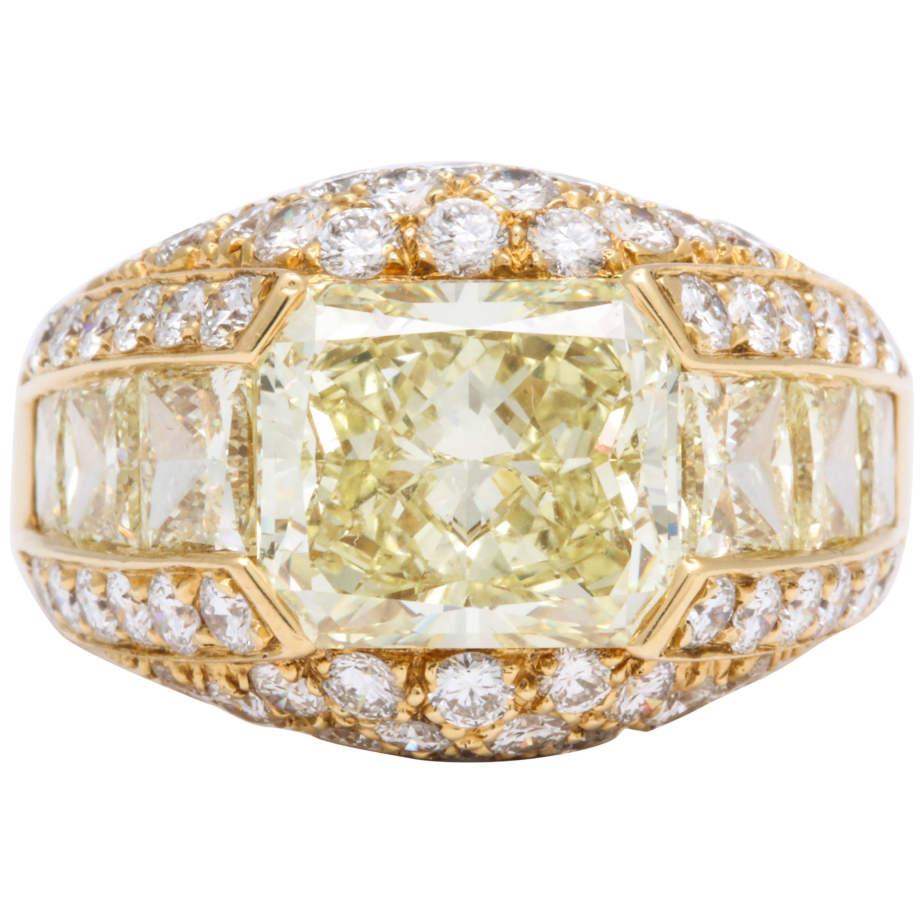 18 Karat Yellow Gold and Fancy Color Diamond Cocktail Ring For Sale