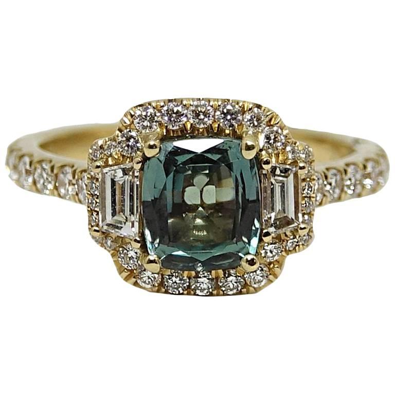 Alexandrite and Diamond Yellow Gold Ring For Sale