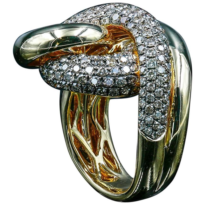 18 Karat Gold Diamond Cocktail Ring with 2.02 Carat of Round Champagne Diamonds For Sale
