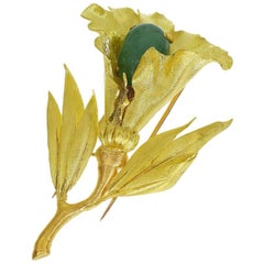 Buccellati Cabochon Emerald Flower Pin Brooch 18 Karat Yellow Gold