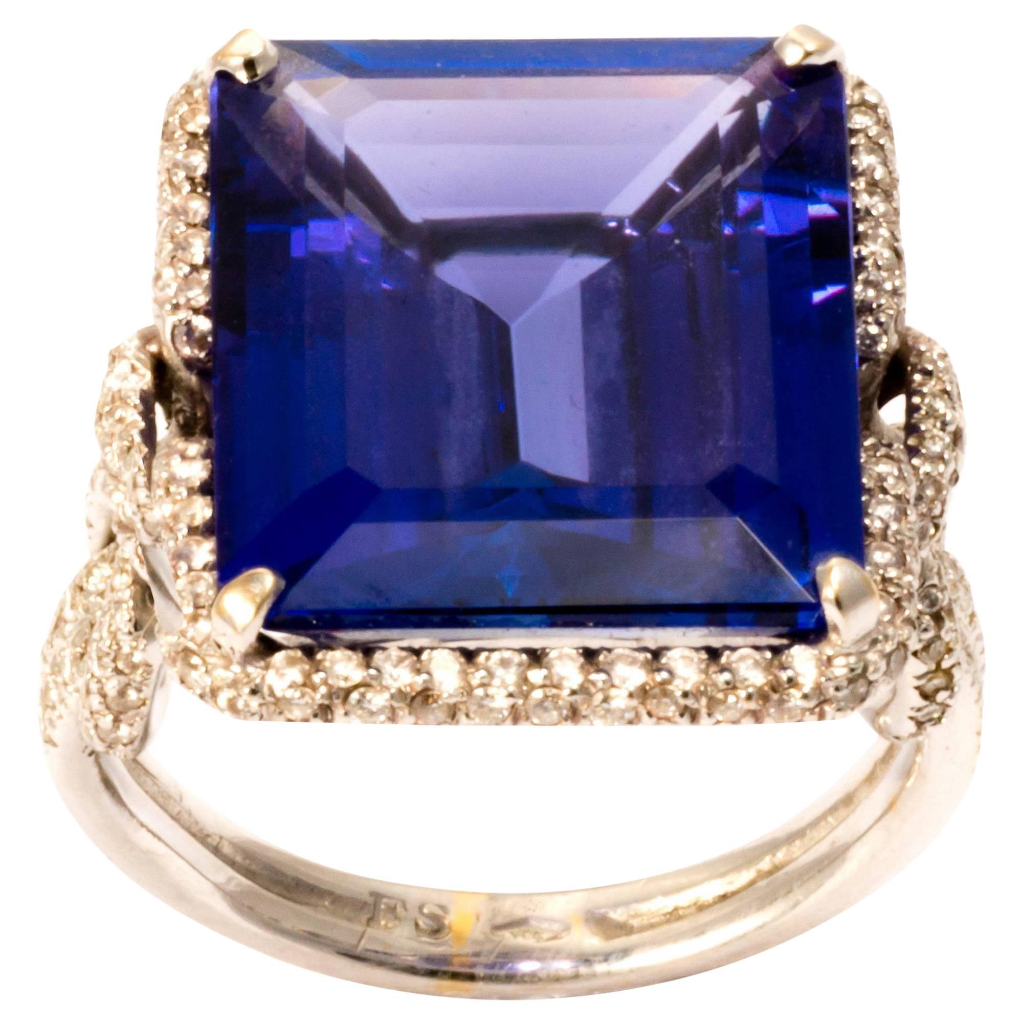 18K Gold Certified Natural Tanzanite and Diamond Cocktail Ring Band For Sale