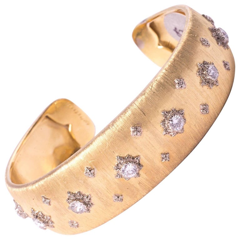 Elegant Buccellati Gold and Diamond Bangle Bracelet at 1stDibs