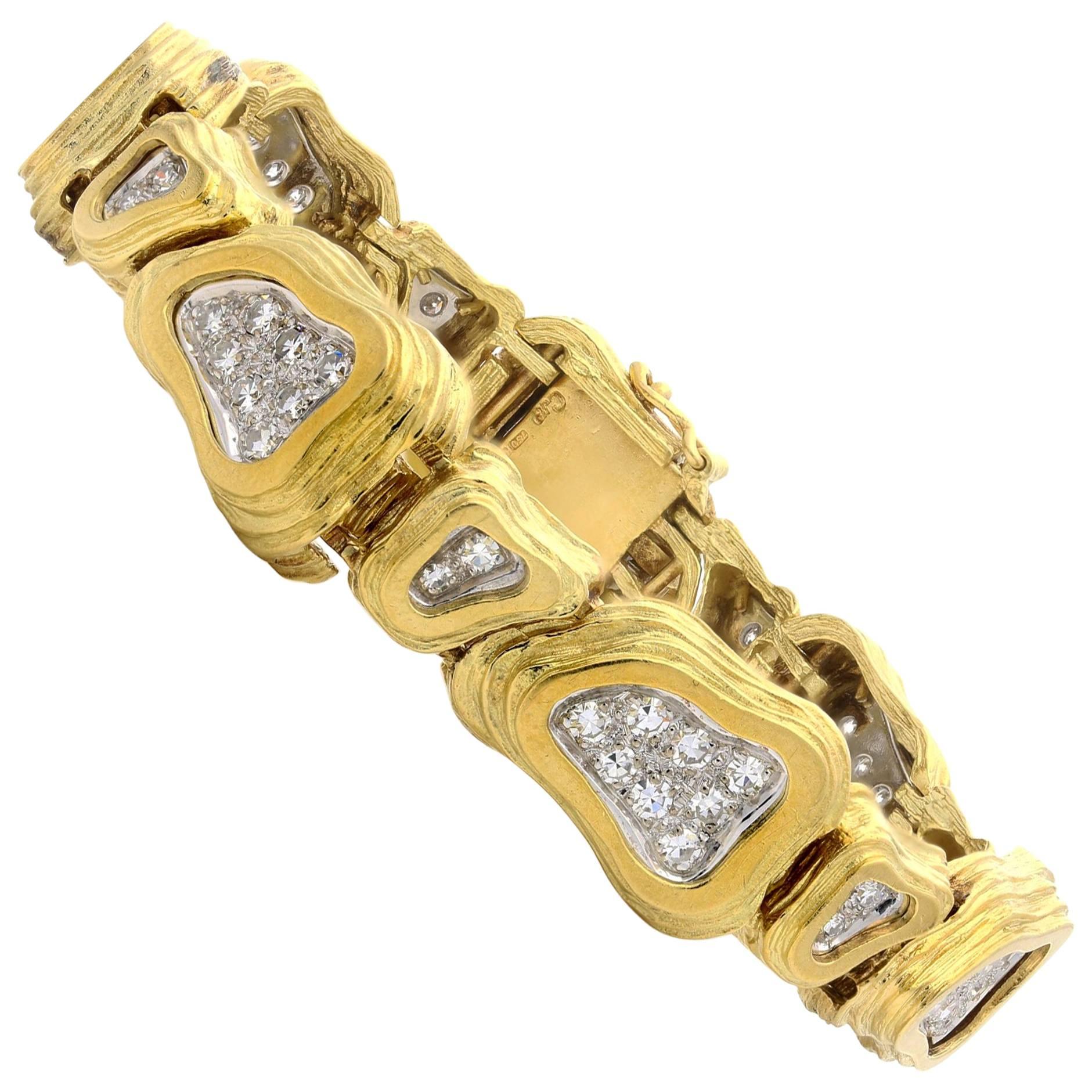 Crinnan Jewelry Pavé Diamond 18 Carat Yellow and White Gold  Link Bracelet