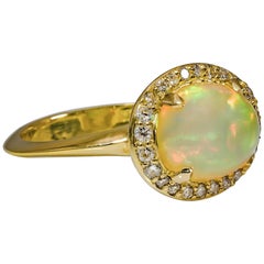 Opal und Diamant-Halo-Ring
