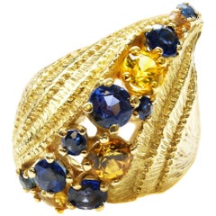 1980s Yellow and Blue Sapphire Sculptural 18 Karat Yellow Gold Cocktail Ring