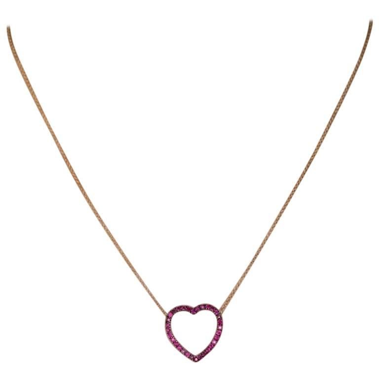 18 Karat Yellow Gold with 32 Pink Rubies 0.57 Carat Heart Pendant Necklace  For Sale