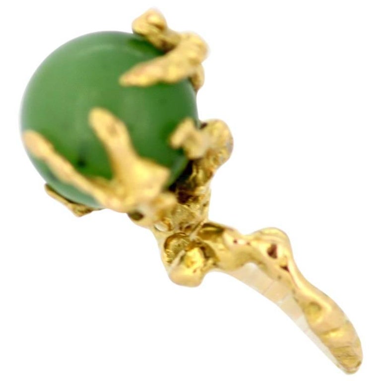 Chaumet, 18 Karat Gold Ladies Ring with Nephrite Jade Ball, circa 1990s