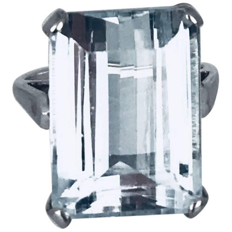 Retro, 15 Carat Emerald Cut Aquamarine, 14 Karat White Gold, Soft Blue Color