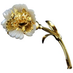 Flower Gold and Mother-of-Pearl Brooch, circa 1970