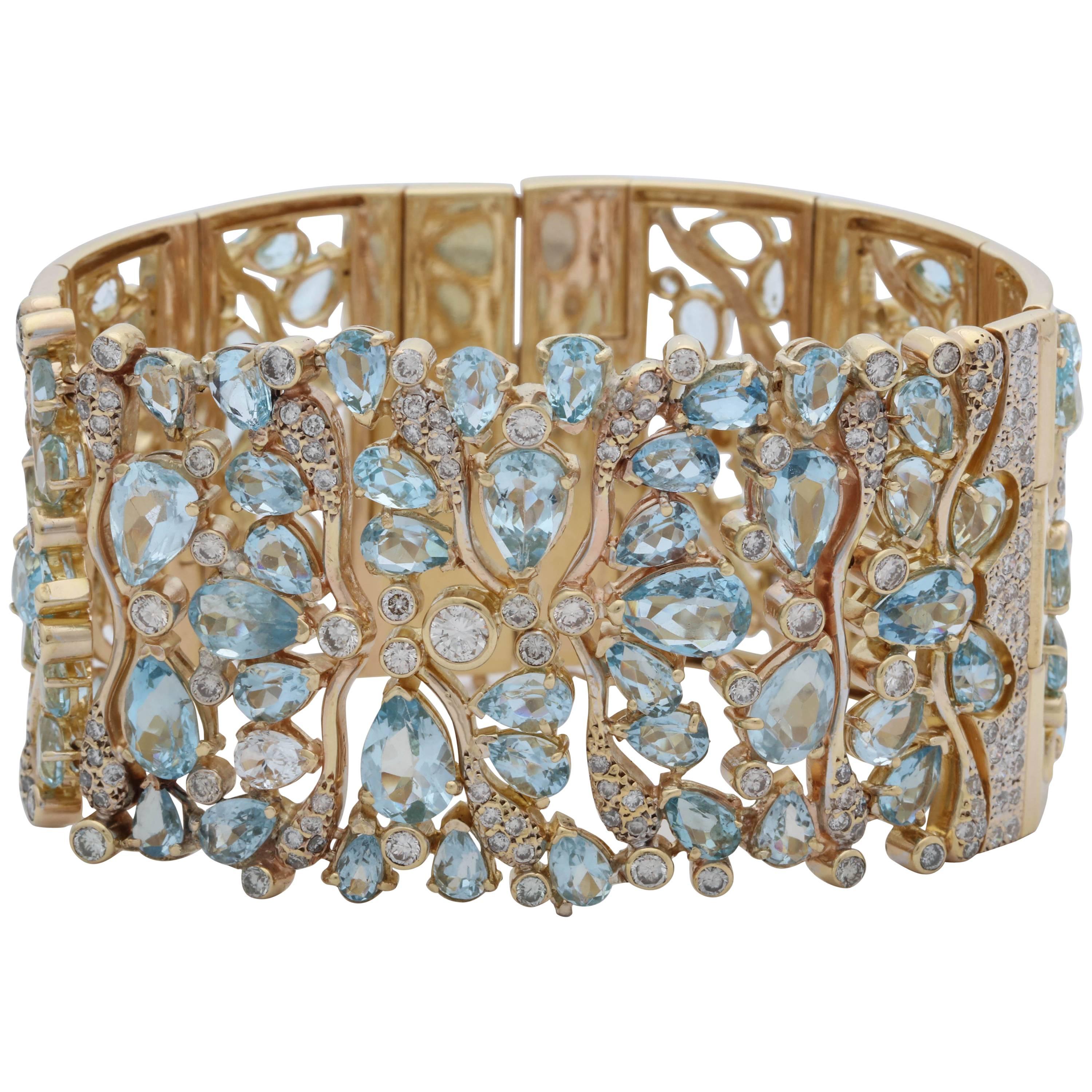 Vancox 1990s Impressive Aquamarine and Diamonds Floral Motif Gold Link Bracelet