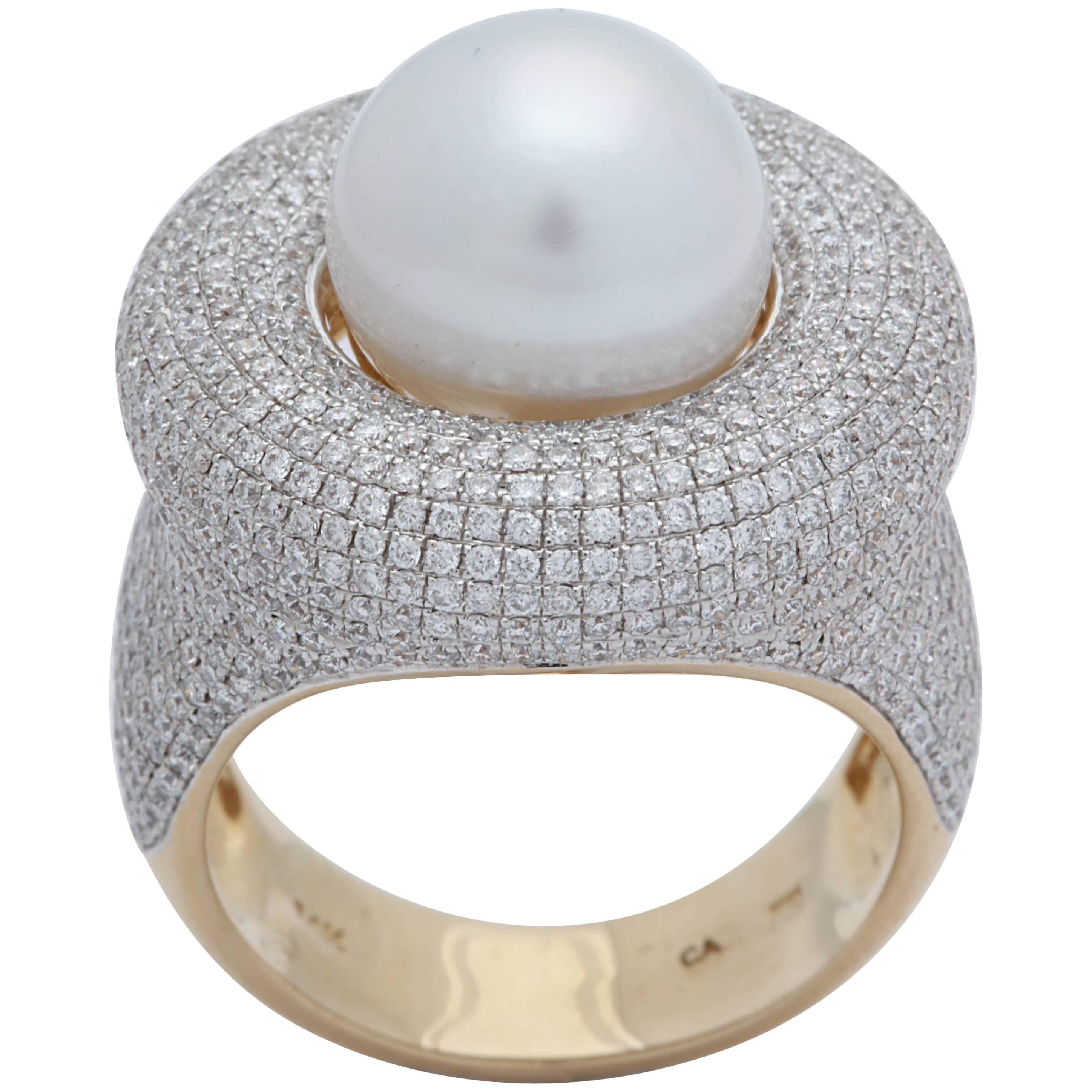 1980s Elegant Cultured Pearl with Diamonds White and Yellow Gold Cocktail Ring