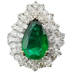2.55 Carat Pear Shape Emerald and Diamond 18 Karat Gold Cocktail Ring