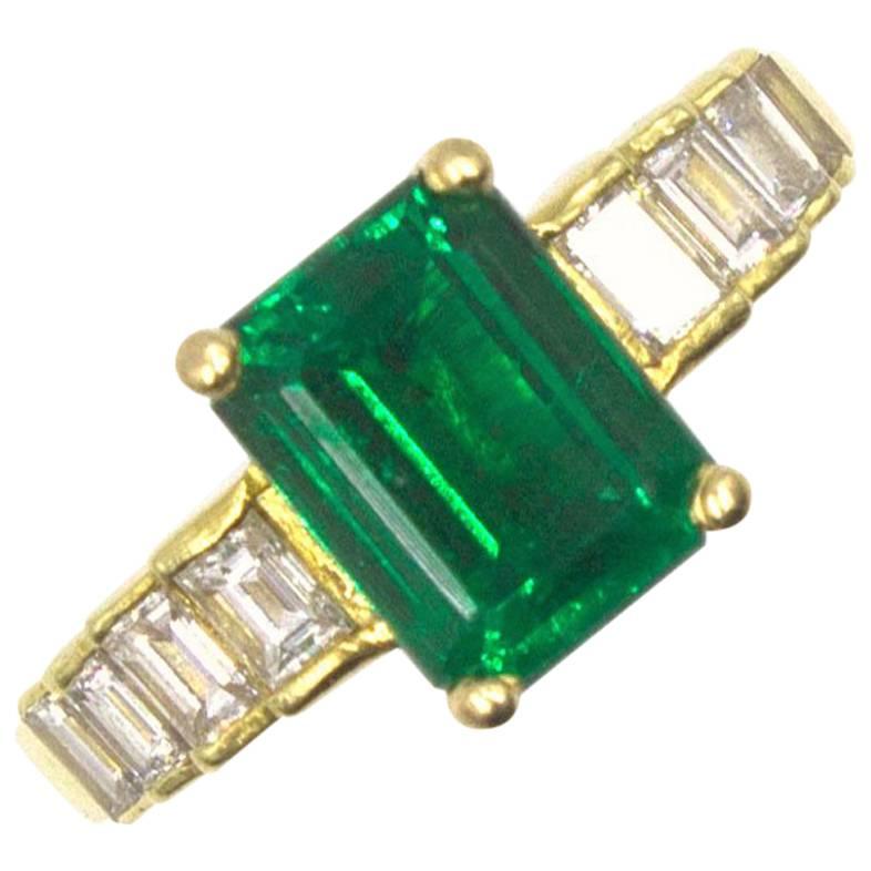 Natural Green Emerald Diamond 18 Karat Yellow Gold Ring GIA Certified