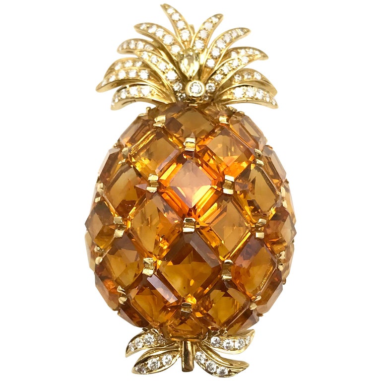 51.00 Carat Citrine and Diamond Yellow Gold Pineapple Pendant Brooch at