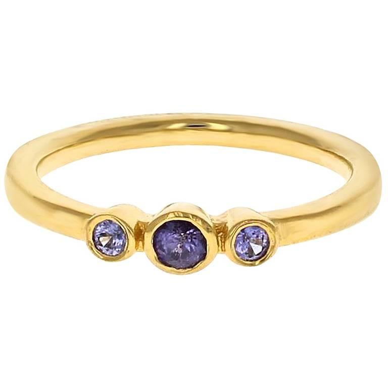 Petite Alice Ring 18 Karat Yellow Gold Purple Sapphire