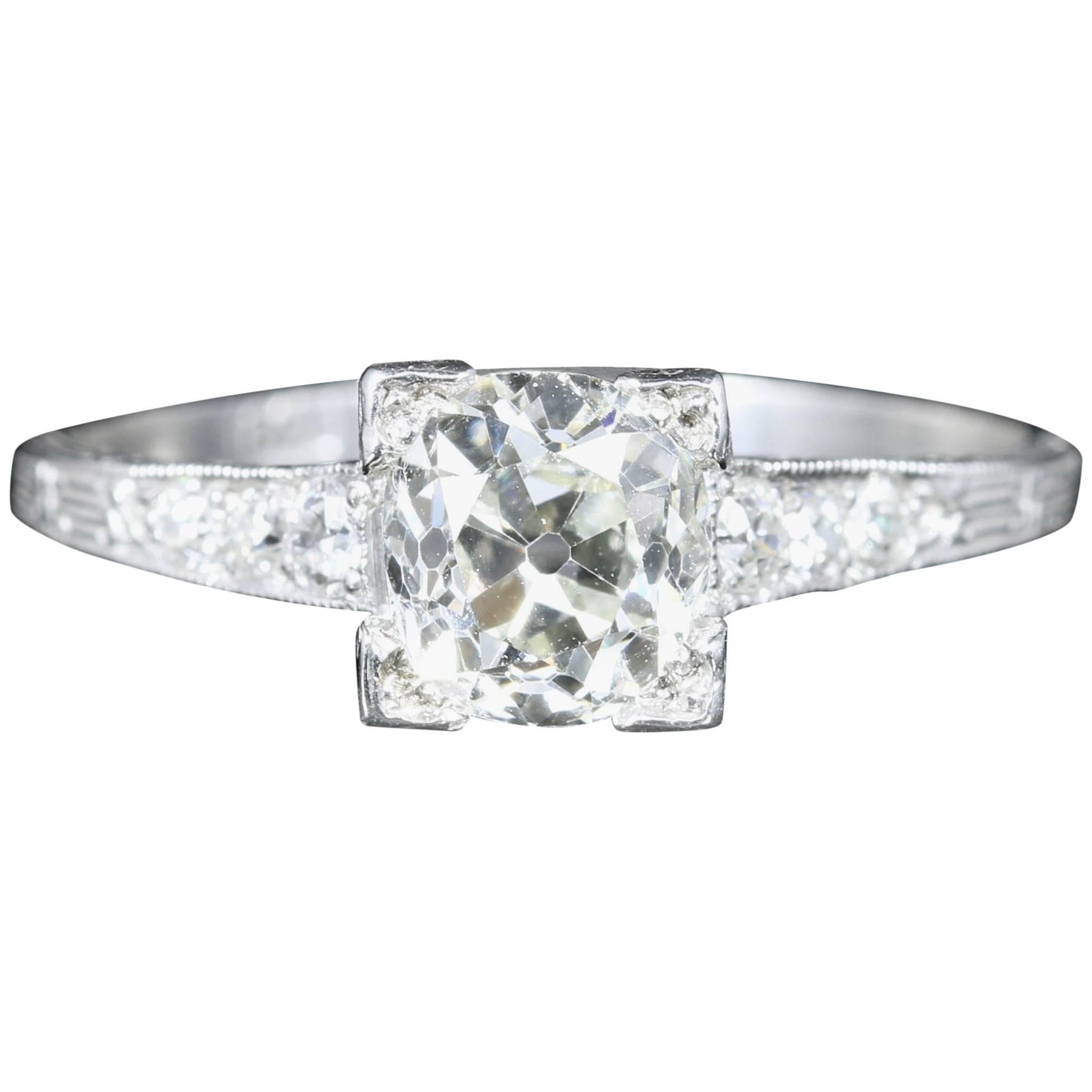 Antique Art Deco Diamond Engagement Ring Solitaire, circa 1920 For Sale