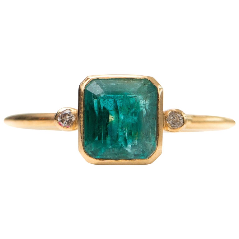 1 Carat Radiant Cut Emerald with Diamonds 18 Karat Yellow Gold Ring at ...