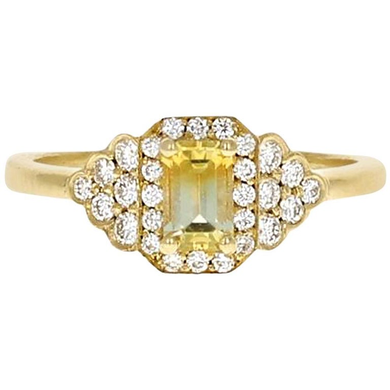 Bella 18 Karat Yellow Gold Malawi Bi-Color Sapphire Ring For Sale at ...