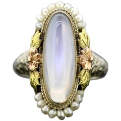 Antique French Art Deco 14 Karat Gold Ladies Ring with Moonstone and Seed Pearls