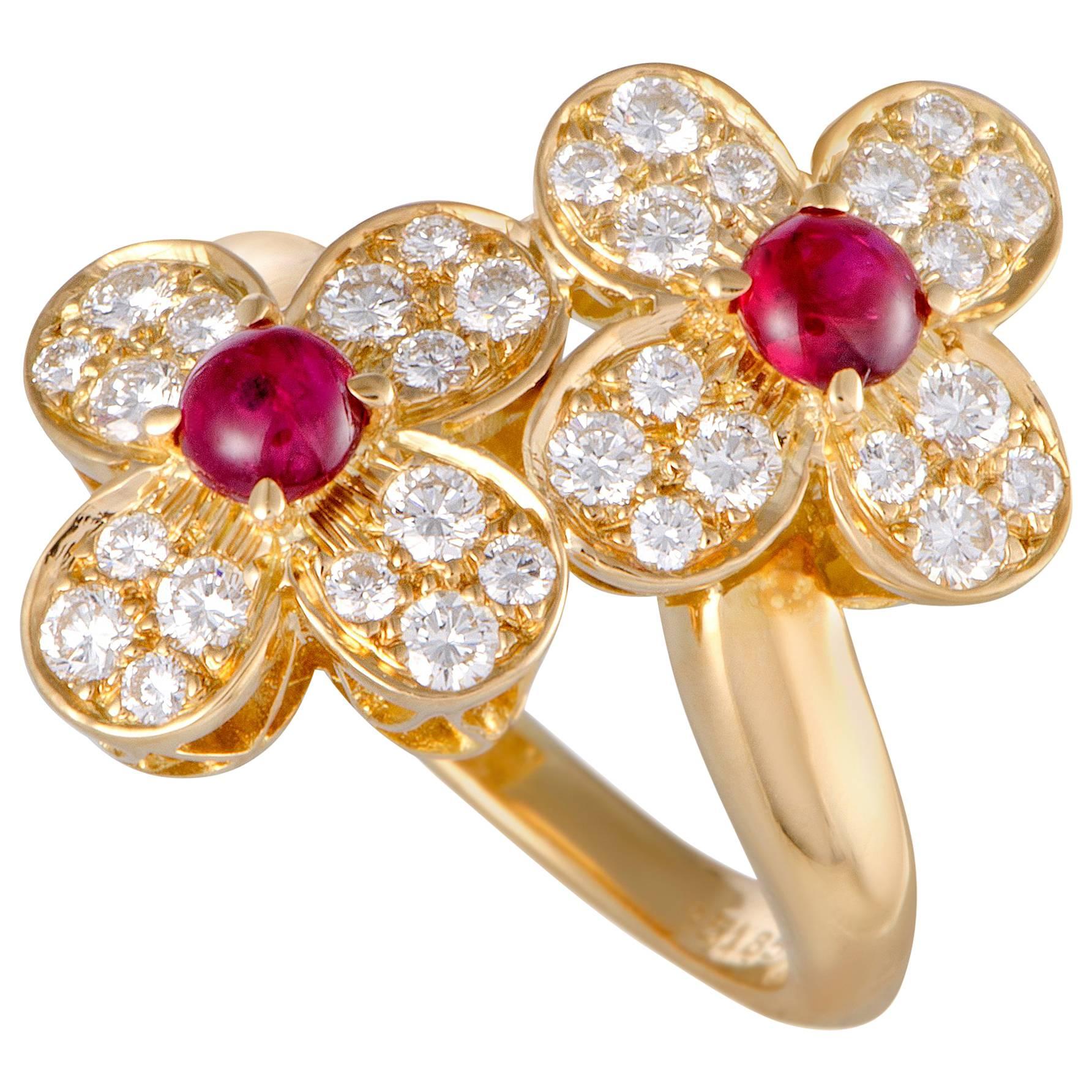 Van Cleef & Arpels Trefle Ruby and Diamond Yellow Gold Flower Ring