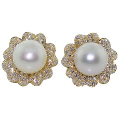 Vintage South Sea Pearls and Diamond 18 Karat Yellow Gold Earrings