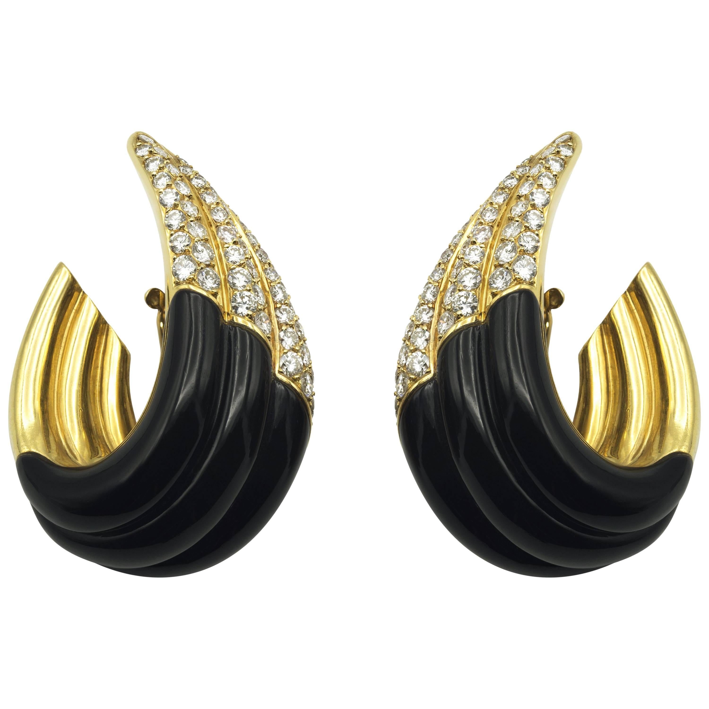 Fred Yellow Gold and Onyx Earrings
